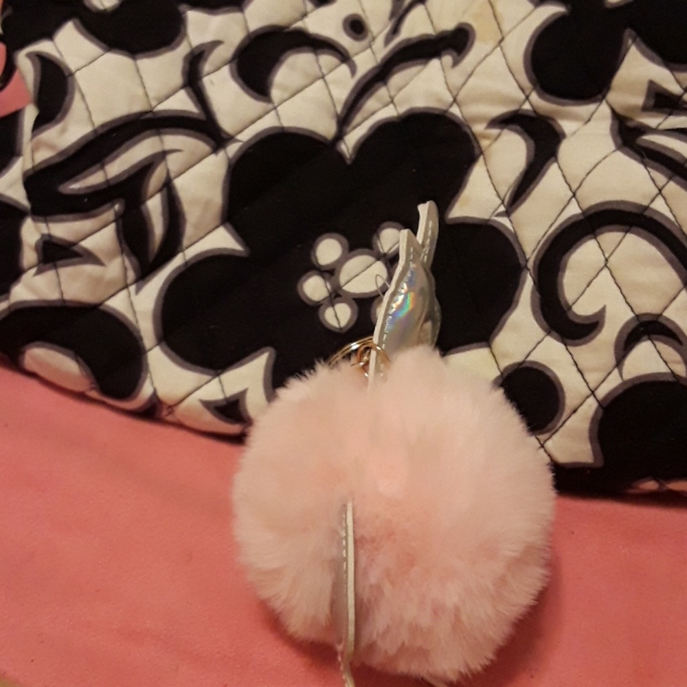 Fluffy accessory - Picture 2 of 3
